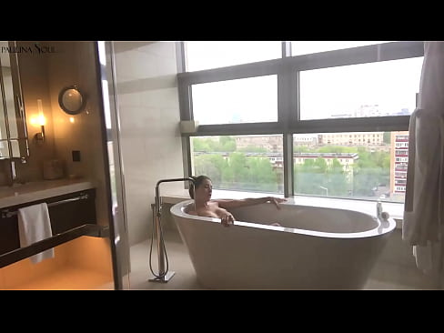 ❤️ Nena tremenda Masturbándose apaixonadamente a súa coña no baño ❌ Follar en nós ❤